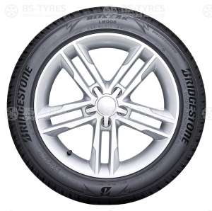 Bridgestone Blizzak LM005 255/45 R19 104V